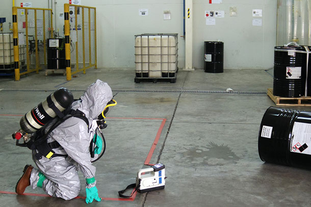 hazmat employee training hazardous material container